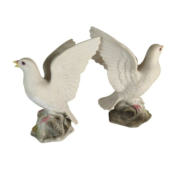 Vintage Porcelain Dove Figurines Pair Hand-Painted Decorative Birds Numbered - Picture 7 of 9